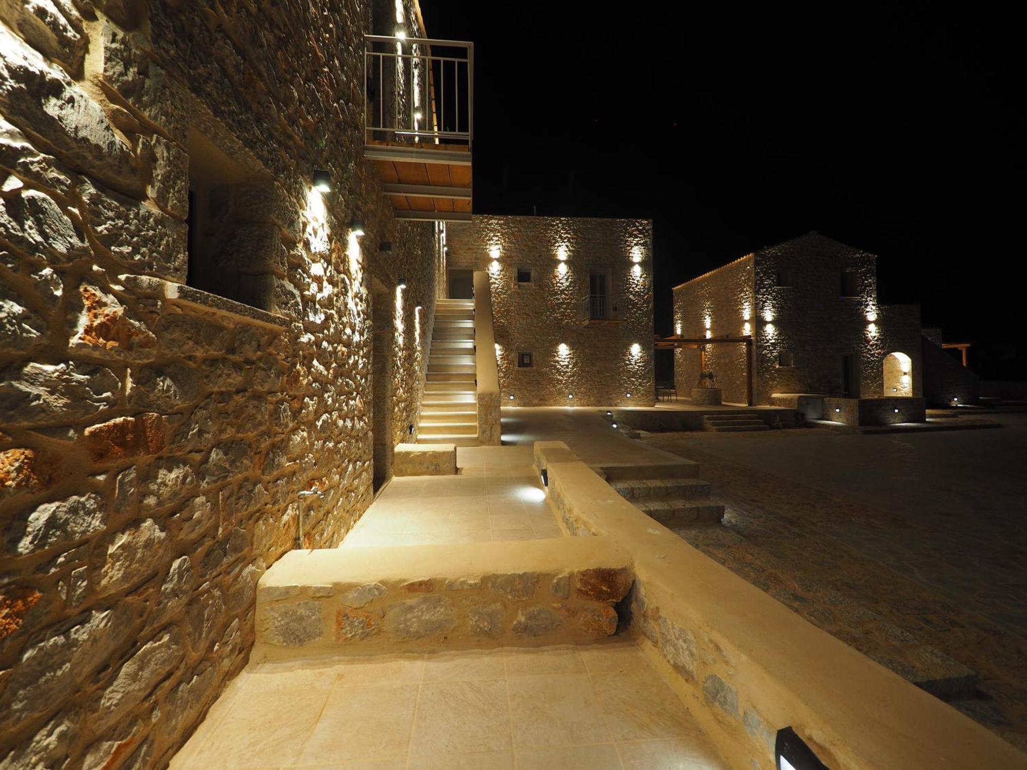 Terra Di Pietra Exclusive Suites & Apartments Areopoli Exterior foto